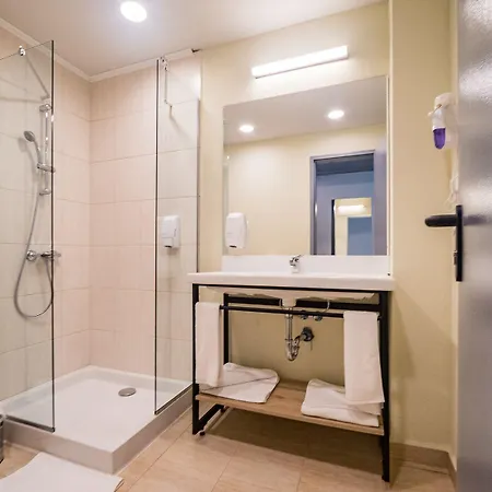 Otel A&m With Free Parking