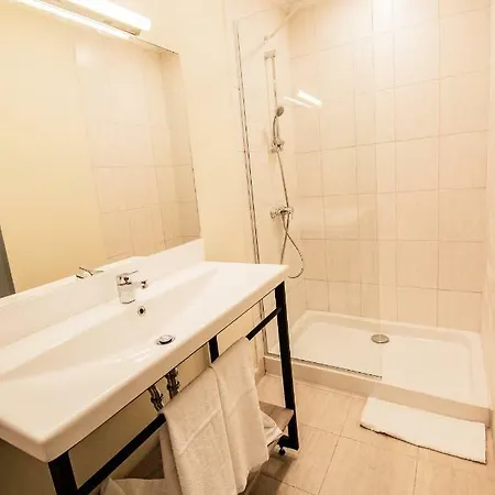 A&m With Free Parking Otel 3*