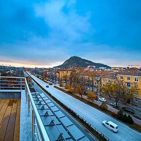 A&m With Free Parking Хотел 3*
