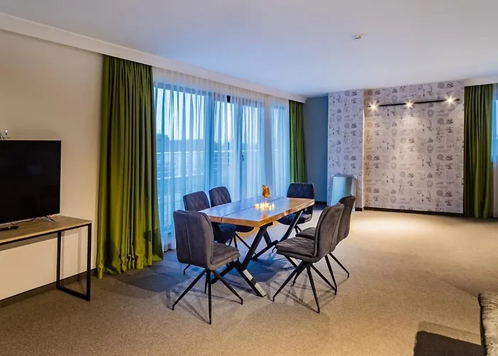 Hotel A&m With Free Parking