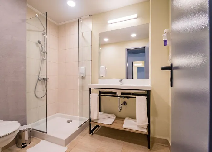 Hotel A&m With Free Parking