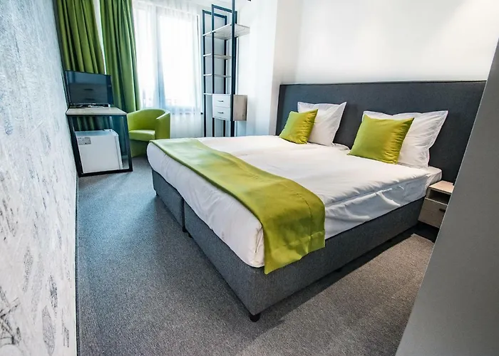 A&m With Free Parking 3*