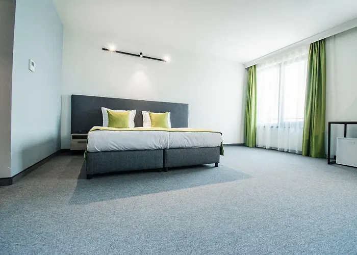 A&m With Free Parking Hotel