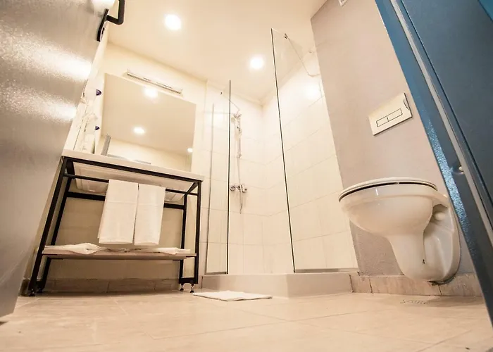 A&m With Free Parking Hotel