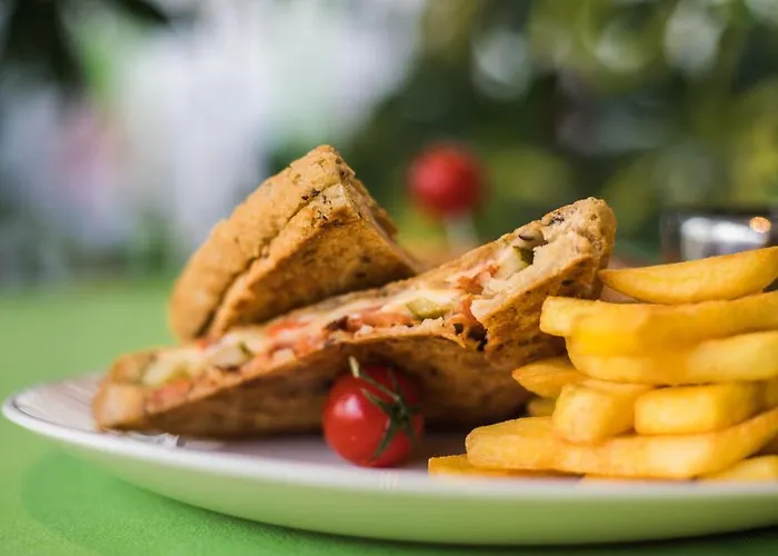 Hotel A&m With Free Parking